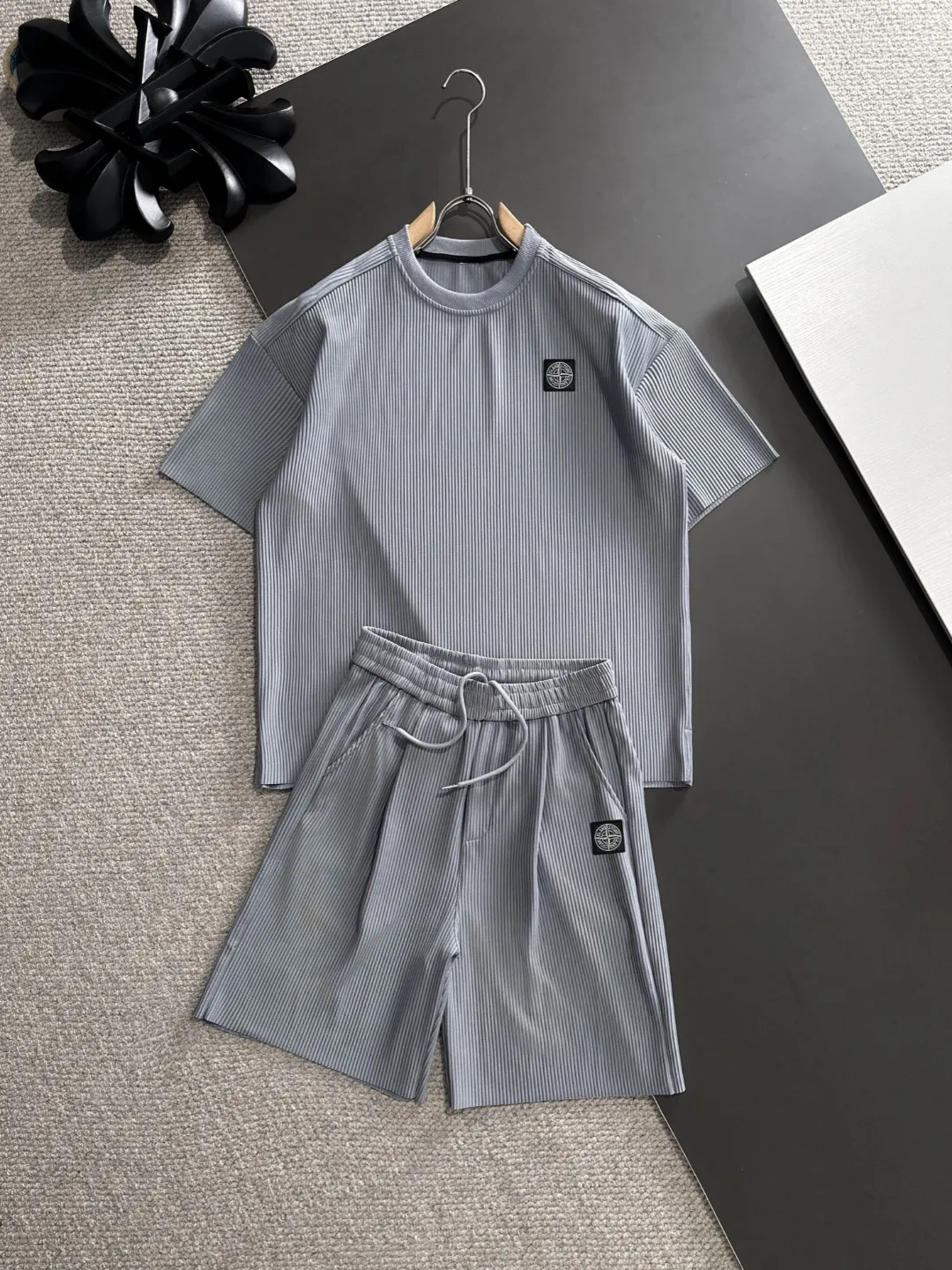 Next day shipping P460 Stone lsland/stone island high quality 2025 spring and summer new casual heavy industry suit exclusively developed by yb! High quality production! Imported custom-made fabrics for foreign orders, with high breathability and comfort, impeccable details, brand element design concept, delicate and soft feel! It presents a casual cut and the upper body shape is great! On sale simultaneously on the official website! From a high-end men's positioning brand, the low-key luxury taste is irresistible! Exquisite workmanship and impeccable quality! The overall style is simple, fashionable and timeless, fully meeting the requirements of stylish and tasteful dressing! Size: M-XXXL